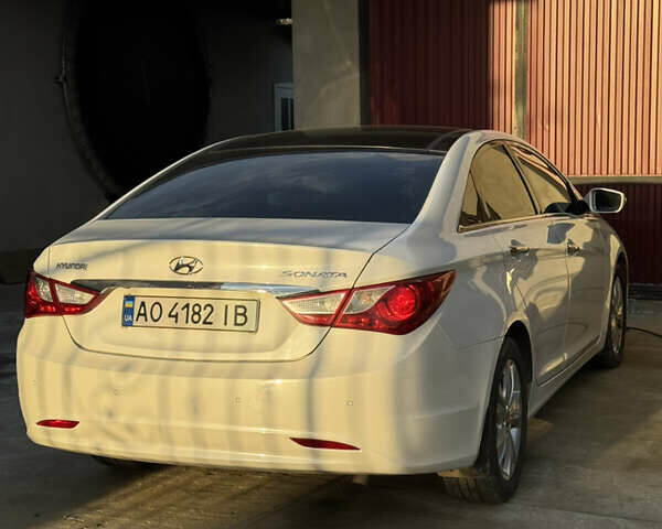 Білий Хендай Соната, об'ємом двигуна 2 л та пробігом 120 тис. км за 9700 $, фото 6 на Automoto.ua