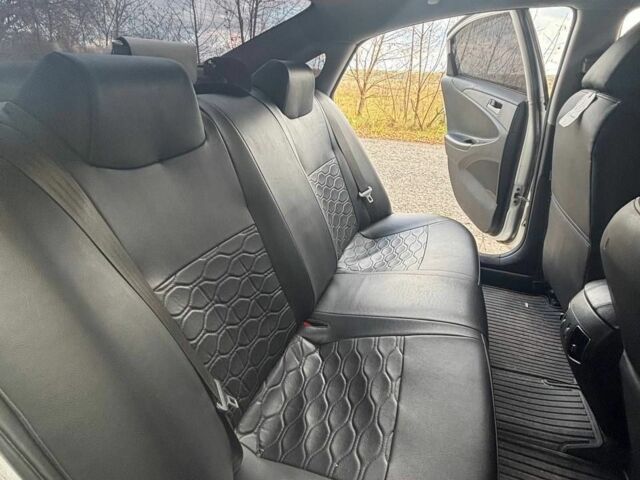 Білий Хендай Соната, об'ємом двигуна 2 л та пробігом 385 тис. км за 8750 $, фото 9 на Automoto.ua