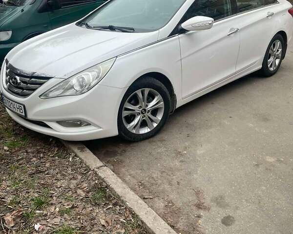 Белый Хендай Соната, объемом двигателя 2.4 л и пробегом 170 тыс. км за 9300 $, фото 11 на Automoto.ua