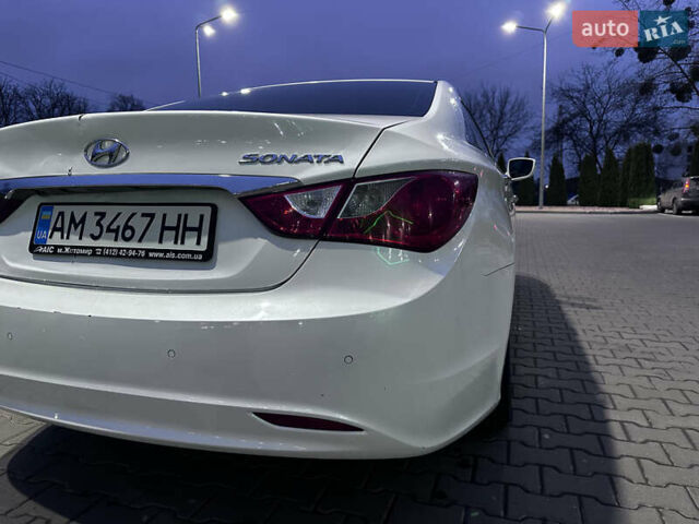 Белый Хендай Соната, объемом двигателя 2.36 л и пробегом 349 тыс. км за 7400 $, фото 18 на Automoto.ua