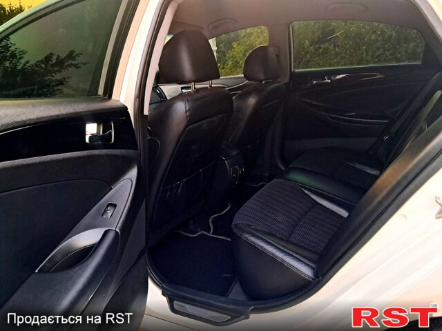 Білий Хендай Соната, об'ємом двигуна 2 л та пробігом 152 тис. км за 9300 $, фото 13 на Automoto.ua