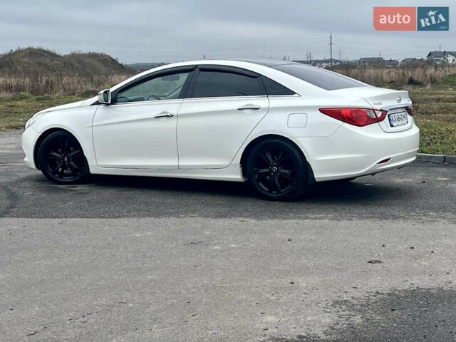 Білий Хендай Соната, об'ємом двигуна 2.4 л та пробігом 275 тис. км за 7600 $, фото 9 на Automoto.ua