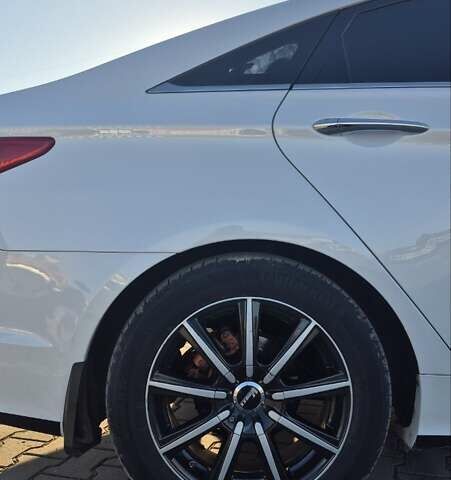 Білий Хендай Соната, об'ємом двигуна 2.36 л та пробігом 224 тис. км за 10000 $, фото 22 на Automoto.ua