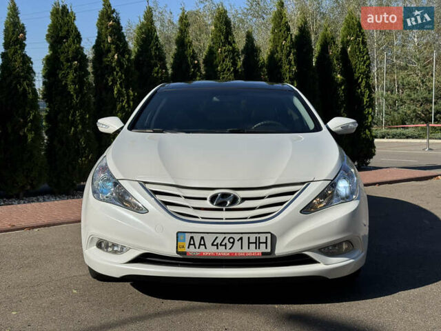 Білий Хендай Соната, об'ємом двигуна 2 л та пробігом 81 тис. км за 8490 $, фото 1 на Automoto.ua