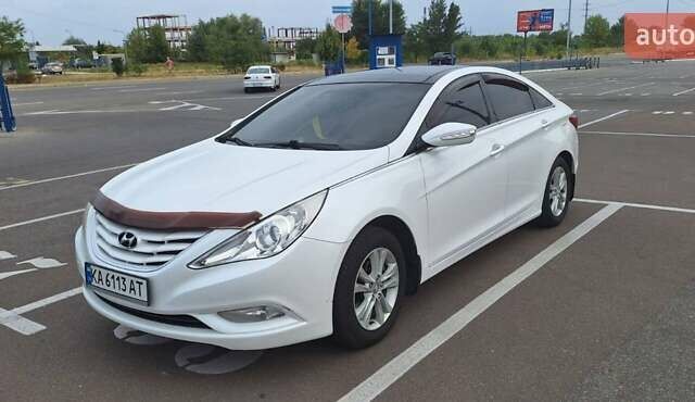 Хендай Соната 2011 в Киеве на Automoto.ua Белый Хендай Соната, объемом двигателя 2 л и пробегом 200 тыс. км за 8319 $, фото 7 на Automoto.ua