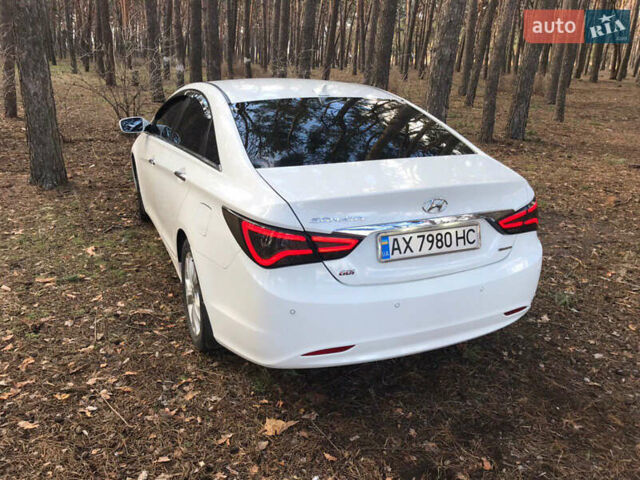 Белый Хендай Соната, объемом двигателя 2.36 л и пробегом 288 тыс. км за 7200 $, фото 7 на Automoto.ua