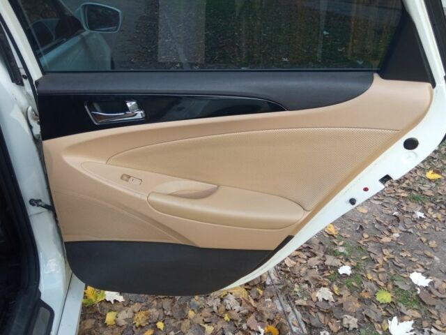 Белый Хендай Соната, объемом двигателя 0 л и пробегом 218 тыс. км за 6800 $, фото 20 на Automoto.ua