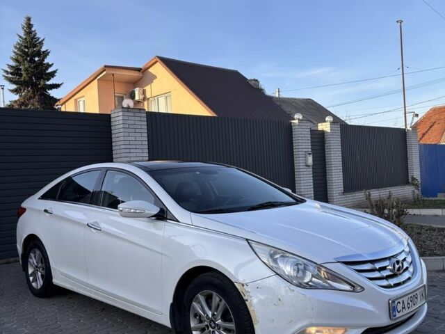 Белый Хендай Соната, объемом двигателя 2.4 л и пробегом 700 тыс. км за 7000 $, фото 3 на Automoto.ua