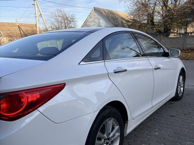 Белый Хендай Соната, объемом двигателя 2.4 л и пробегом 700 тыс. км за 7000 $, фото 5 на Automoto.ua