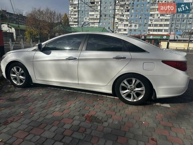 Білий Хендай Соната, об'ємом двигуна 2.36 л та пробігом 197 тис. км за 8000 $, фото 4 на Automoto.ua