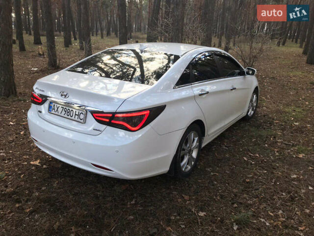 Белый Хендай Соната, объемом двигателя 2.36 л и пробегом 288 тыс. км за 7200 $, фото 9 на Automoto.ua