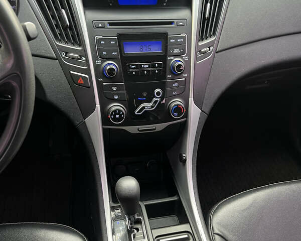 Хендай Соната 2011 в Киеве на Automoto.ua Белый Хендай Соната, объемом двигателя 2 л и пробегом 291 тыс. км за 7600 $, фото 19 на Automoto.ua