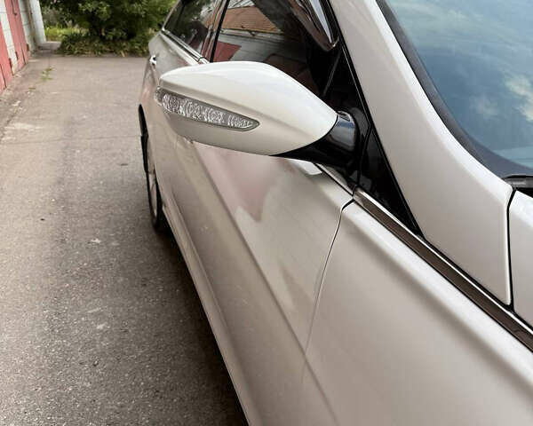 Белый Хендай Соната, объемом двигателя 2.4 л и пробегом 224 тыс. км за 9300 $, фото 6 на Automoto.ua