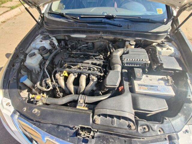 Белый Хендай Соната, объемом двигателя 2 л и пробегом 290 тыс. км за 6000 $, фото 6 на Automoto.ua