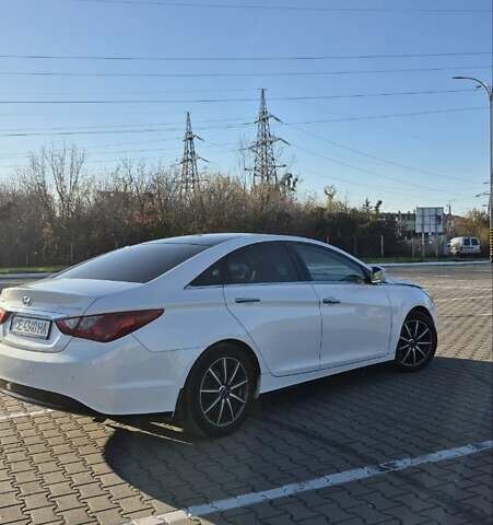 Білий Хендай Соната, об'ємом двигуна 2.36 л та пробігом 224 тис. км за 10000 $, фото 9 на Automoto.ua