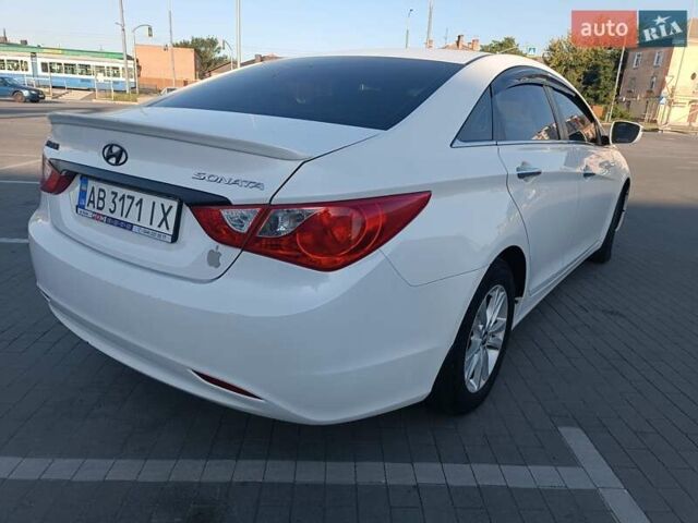 Белый Хендай Соната, объемом двигателя 2 л и пробегом 190 тыс. км за 7900 $, фото 4 на Automoto.ua