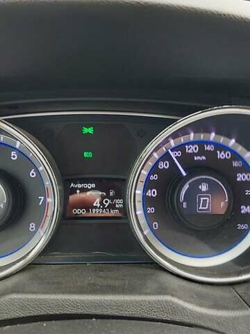 Хендай Соната 2011 в Киеве на Automoto.ua Белый Хендай Соната, объемом двигателя 2 л и пробегом 200 тыс. км за 8319 $, фото 12 на Automoto.ua