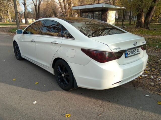 Белый Хендай Соната, объемом двигателя 0 л и пробегом 218 тыс. км за 6800 $, фото 6 на Automoto.ua