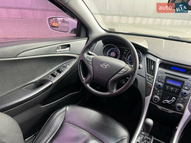 Хендай Соната 2011 в Киеве на Automoto.ua Белый Хендай Соната, объемом двигателя 2 л и пробегом 291 тыс. км за 7600 $, фото 21 на Automoto.ua
