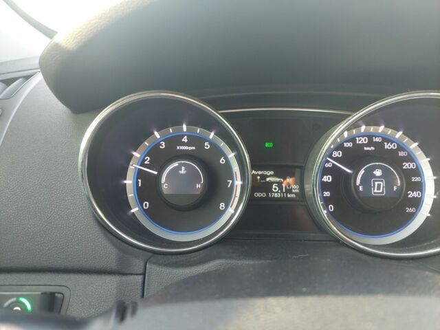 Хендай Соната 2011 в Киеве на Automoto.ua Белый Хендай Соната, объемом двигателя 2 л и пробегом 200 тыс. км за 8284 $, фото 8 на Automoto.ua