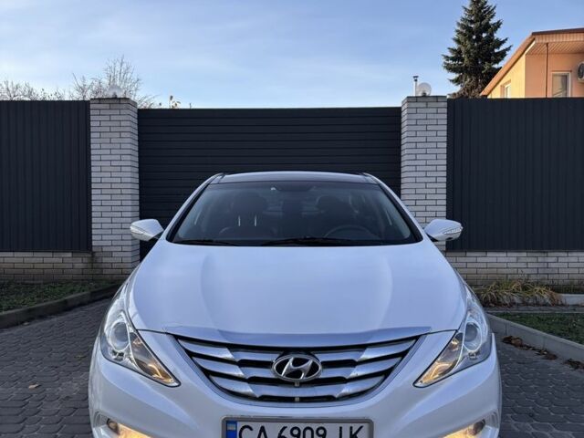 Белый Хендай Соната, объемом двигателя 2.4 л и пробегом 700 тыс. км за 7000 $, фото 4 на Automoto.ua