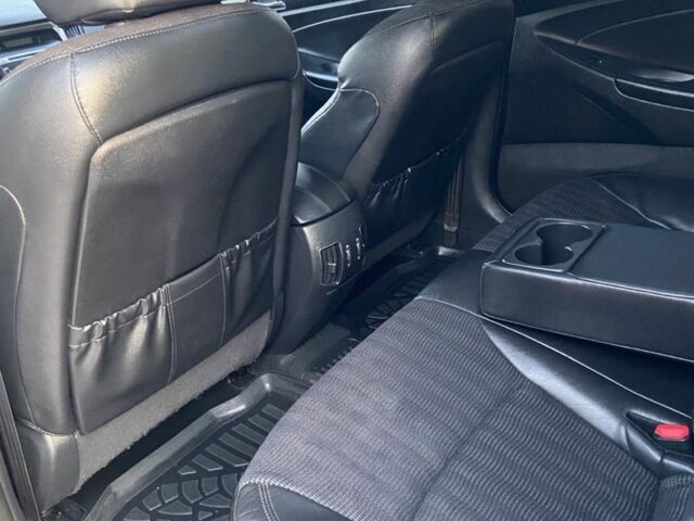 Білий Хендай Соната, об'ємом двигуна 2 л та пробігом 211 тис. км за 10800 $, фото 6 на Automoto.ua