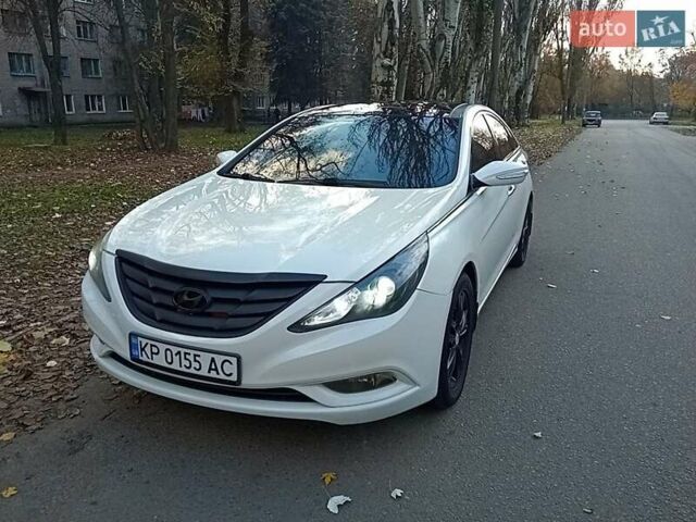 Белый Хендай Соната, объемом двигателя 2.4 л и пробегом 218 тыс. км за 6800 $, фото 22 на Automoto.ua