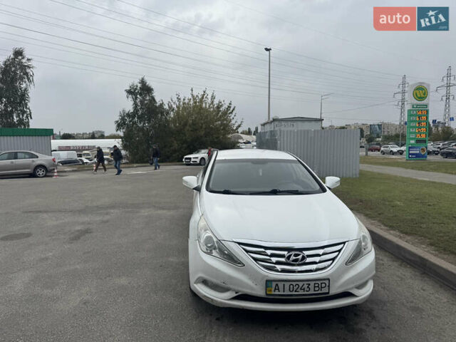 Белый Хендай Соната, объемом двигателя 2 л и пробегом 306 тыс. км за 6400 $, фото 13 на Automoto.ua