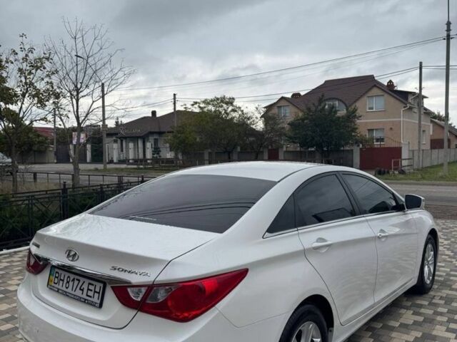 Хендай Соната 2011 в Одессе на Automoto.ua Белый Хендай Соната, объемом двигателя 2 л и пробегом 80 тыс. км за 10500 $, фото 3 на Automoto.ua