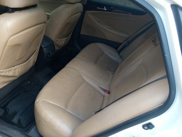 Белый Хендай Соната, объемом двигателя 0 л и пробегом 218 тыс. км за 6800 $, фото 16 на Automoto.ua