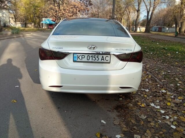 Белый Хендай Соната, объемом двигателя 0 л и пробегом 218 тыс. км за 6800 $, фото 3 на Automoto.ua