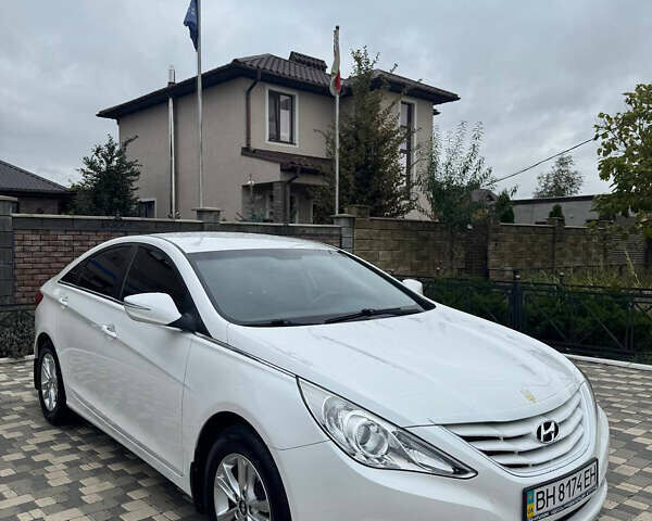 Хендай Соната 2011 в Одессе на Automoto.ua Белый Хендай Соната, объемом двигателя 2 л и пробегом 80 тыс. км за 10500 $, фото 2 на Automoto.ua