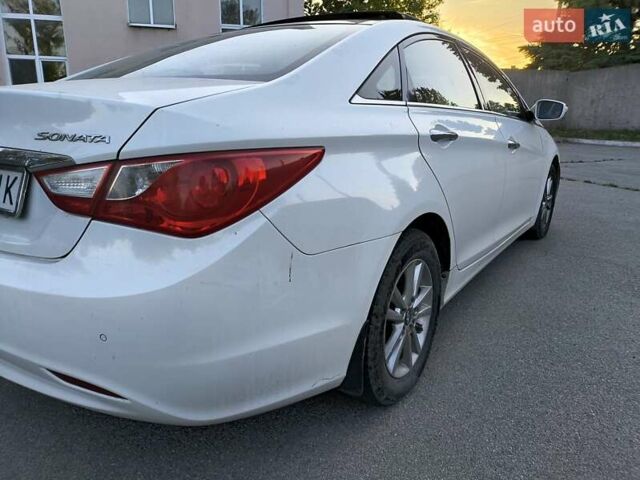 Білий Хендай Соната, об'ємом двигуна 2.36 л та пробігом 693 тис. км за 7500 $, фото 5 на Automoto.ua
