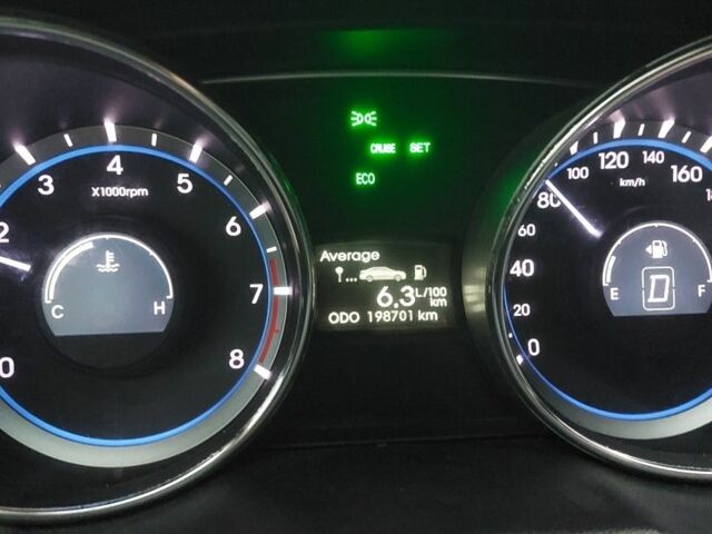 Хендай Соната 2011 в Киеве на Automoto.ua Белый Хендай Соната, объемом двигателя 2 л и пробегом 200 тыс. км за 8284 $, фото 13 на Automoto.ua