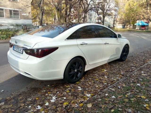 Белый Хендай Соната, объемом двигателя 0 л и пробегом 218 тыс. км за 6800 $, фото 4 на Automoto.ua