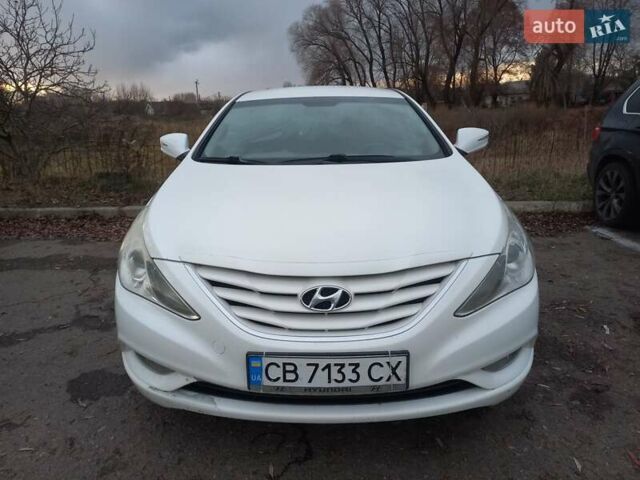 Белый Хендай Соната, объемом двигателя 2 л и пробегом 197 тыс. км за 7500 $, фото 1 на Automoto.ua