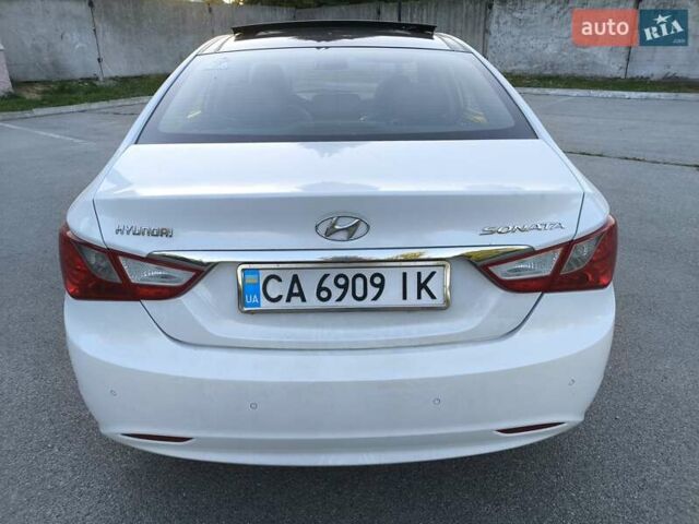 Білий Хендай Соната, об'ємом двигуна 2.36 л та пробігом 693 тис. км за 7500 $, фото 4 на Automoto.ua