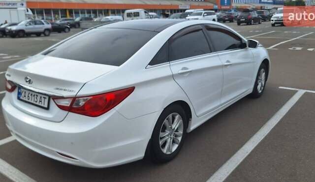 Хендай Соната 2011 в Киеве на Automoto.ua Белый Хендай Соната, объемом двигателя 2 л и пробегом 200 тыс. км за 8319 $, фото 5 на Automoto.ua