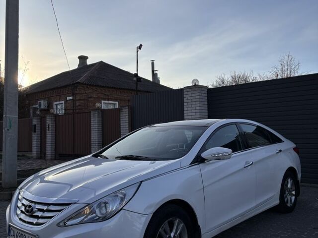 Белый Хендай Соната, объемом двигателя 2.4 л и пробегом 700 тыс. км за 7000 $, фото 2 на Automoto.ua