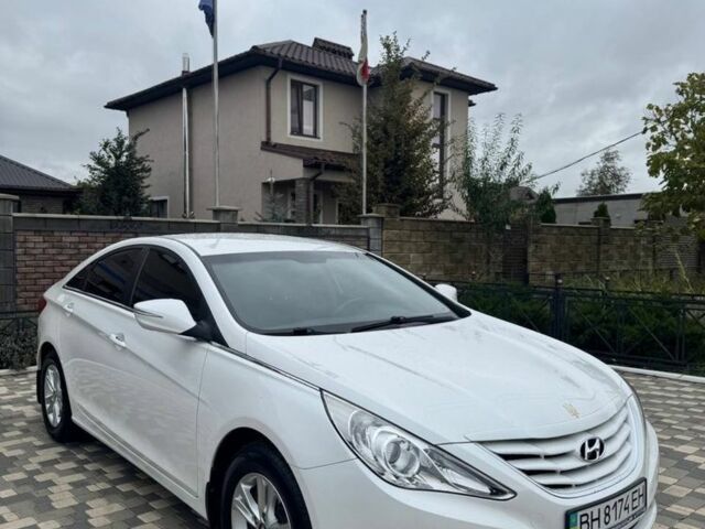 Хендай Соната 2011 в Одессе на Automoto.ua Белый Хендай Соната, объемом двигателя 2 л и пробегом 80 тыс. км за 10500 $, фото 1 на Automoto.ua