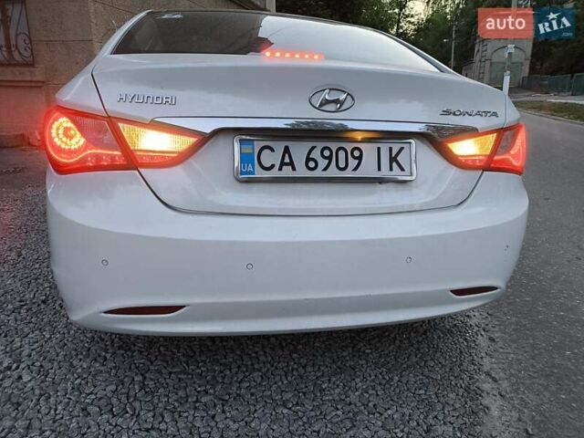 Білий Хендай Соната, об'ємом двигуна 2.36 л та пробігом 693 тис. км за 7500 $, фото 29 на Automoto.ua