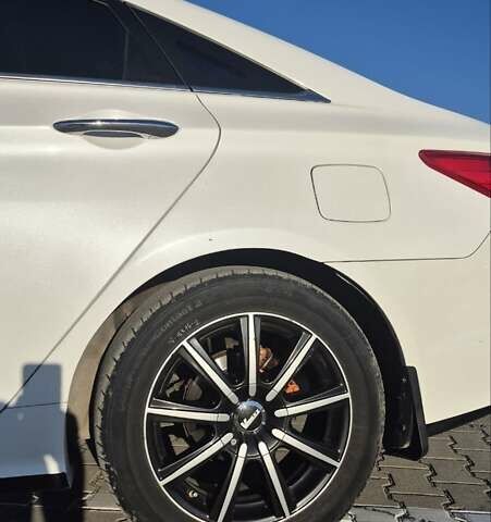 Білий Хендай Соната, об'ємом двигуна 2.36 л та пробігом 224 тис. км за 10000 $, фото 18 на Automoto.ua