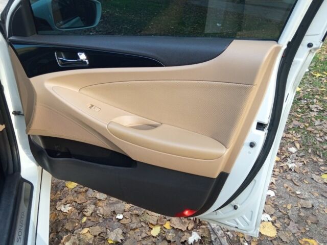 Белый Хендай Соната, объемом двигателя 0 л и пробегом 218 тыс. км за 6800 $, фото 18 на Automoto.ua