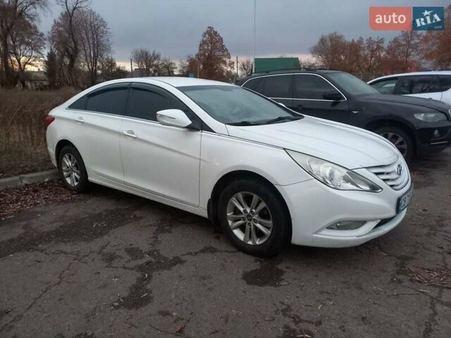 Белый Хендай Соната, объемом двигателя 2 л и пробегом 197 тыс. км за 7500 $, фото 2 на Automoto.ua
