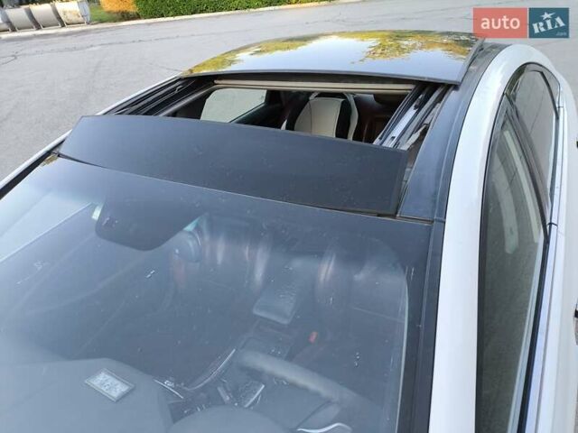 Білий Хендай Соната, об'ємом двигуна 2.36 л та пробігом 693 тис. км за 7500 $, фото 2 на Automoto.ua