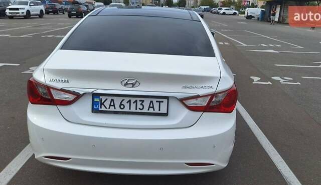 Хендай Соната 2011 в Киеве на Automoto.ua Белый Хендай Соната, объемом двигателя 2 л и пробегом 200 тыс. км за 8319 $, фото 3 на Automoto.ua