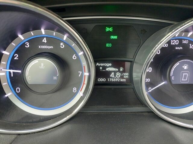 Хендай Соната 2011 в Киеве на Automoto.ua Белый Хендай Соната, объемом двигателя 2 л и пробегом 200 тыс. км за 8284 $, фото 6 на Automoto.ua