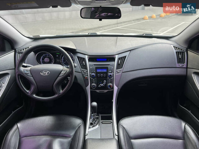 Хендай Соната 2011 в Киеве на Automoto.ua Белый Хендай Соната, объемом двигателя 2 л и пробегом 291 тыс. км за 7600 $, фото 18 на Automoto.ua