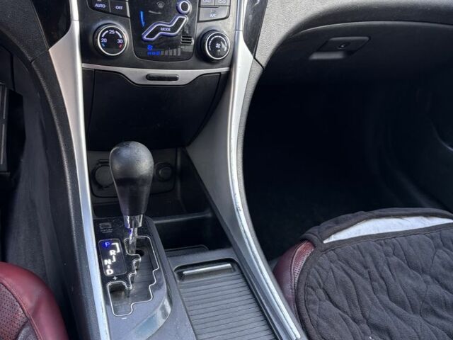 Белый Хендай Соната, объемом двигателя 2.4 л и пробегом 700 тыс. км за 7000 $, фото 10 на Automoto.ua