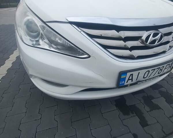 Белый Хендай Соната, объемом двигателя 2.36 л и пробегом 171 тыс. км за 8300 $, фото 20 на Automoto.ua
